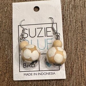 Ladies earrings -
